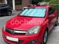 Usado Opel Astra GTC Enjoy 100 CV (73 kW) 2005 Rojo Berlina