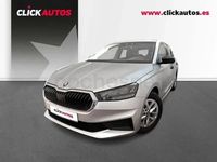 Usado Skoda Fabia Essence 80 CV (58 kW) 2025 Gris / plata Utilitario