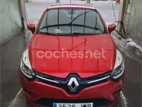 Usado Renault Clio Zen 120 CV (88 kW) 2017 Rojo Familiar
