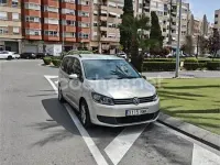 Usado VW Touran Advance 105 CV (77 kW) 2011 Gris / plata Monovolumen