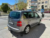 Usado VW Touran Trendline 136 CV (100 kW) 2004 Beige Monovolumen