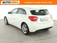 Usado Mercedes A180 Urban 110 HP (80 kW) 2014 Branco Sedan