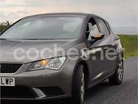 Usado Seat Leon Reference 90 CV (66 kW) 2015 Gris / plata Berlina