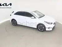 Usado Kia Ceed 100 CV (73 kW) 2025 Blanco Utilitario