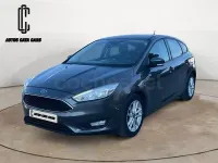 Usado Ford Focus Trend 120 CV (88 kW) 2015 Gris / plata Berlina