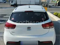 Usado Kia Rio 84 CV (61 kW) 2018 Blanco Berlina