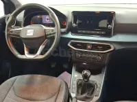 Usado Seat Arona Xperience 115 CV (84 kW) 2025 Gris / plata SUV