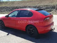 Usado Seat Leon Sport 130 CV (95 kW) 2004 Rojo Utilitario