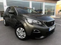 Usado Peugeot 3008 Active 131 CV (96 kW) 2020 Gris / plata SUV