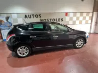 Usado Lancia Delta 105 CV (77 kW) 2012 Negro Utilitario