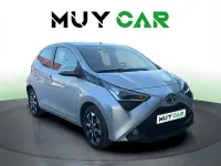 Usado Toyota Aygo X-play 72 CV (52 kW) 2020 Plateado Utilitario