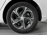 Usado Hyundai i30 120 CV (88 kW) 2022 Blanco Berlina