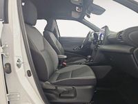 Usado Toyota Yaris Hybrid Active 116 CV (85 kW) 2023 Blanco Pickup/Camioneta