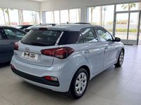 Usado Hyundai i20 75 CV (55 kW) 2019 Gris / plata Utilitario
