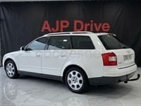 Usado Audi A4 170 CV (125 kW) 2004 Blanco Familiar