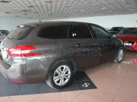 Usado Peugeot 308 SW Active 120 CV (88 kW) 2016 Beige Familiar