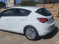 Usado Opel Astra Selective 110 CV (80 kW) 2013 Blanco Berlina