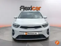 Usado Kia Stonic 84 CV (61 kW) 2023 Blanco SUV