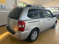 Usado Kia Carnival Active 195 CV (143 kW) 2010 Gris / plata Monovolumen