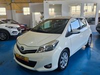 Usado Toyota Yaris Sol 101 CV (74 kW) 2012 Blanco Utilitario
