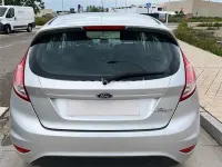 Usado Ford Fiesta Trend 82 CV (60 kW) 2017 Gris / plata Utilitario