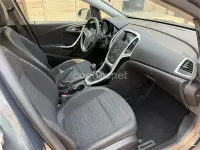 Usado Opel Astra Selective 110 CV (80 kW) 2015 Marrón Berlina