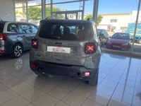 Usado Jeep Renegade Trailhawk 240 CV (176 kW) 2022 Gris / plata SUV