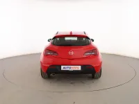 Usado Opel Astra GTC Sportive 140 CV (102 kW) 2016 Rojo Coupe