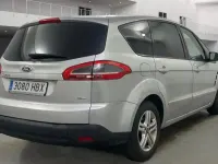 Usado Ford S-MAX Trend 140 CV (102 kW) 2012 Gris / plata Monovolumen
