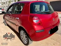 Usado Renault Clio II 85 CV (62 kW) 2008 Rojo Berlina