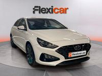 Usado Hyundai i30 110 CV (80 kW) 2023 Blanco Berlina