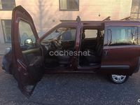 Usado Fiat Doblò Active 90 CV (66 kW) 2015 Granate Monovolumen