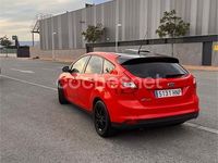 Usado Ford Focus Trend 100 CV (73 kW) 2013 Rojo Berlina