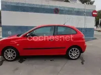 Usado Seat Ibiza 75 CV (55 kW) 2003 Rojo Utilitario