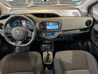 Usado Toyota Yaris Hybrid Active 100 CV (73 kW) 2020 Blanco Berlina