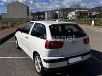 Usado Seat Ibiza Sport 75 CV (55 kW) 2001 Blanco Utilitario
