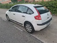Usado Citroën C4 Exclusive 110 CV (80 kW) 2005 Blanco Berlina