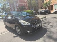 Usado Peugeot 208 Active 95 CV (69 kW) 2012 Gris / plata Utilitario