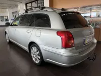 Usado Toyota Avensis Executive 177 CV (130 kW) 2005 Beige Familiar