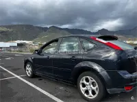 Usado Ford Focus Trend 100 CV (73 kW) 2007 Negro Berlina