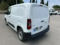 Usado Opel Combo 100 CV (73 kW) 2022 Blanco Monovolumen