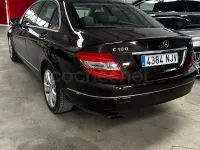 Usado Mercedes C180 Avantgarde 120 CV (88 kW) 2012 Granate Berlina