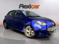 Usado Toyota Yaris Hybrid Active 116 CV (85 kW) 2025 Azul Berlina
