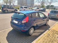 Usado Ford Fiesta Trend 82 CV (60 kW) 2014 Azul Utilitario