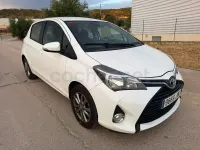 Usado Toyota Yaris City 69 CV (50 kW) 2017 Blanco Berlina