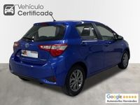 Usado Toyota Yaris Hybrid Active 100 CV (73 kW) 2018 Azul Berlina