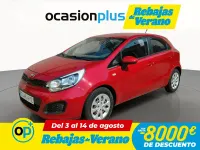 Usado Kia Rio 86 CV (63 kW) 2014 Rojo Utilitario