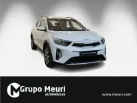 Usado Kia Stonic 101 CV (74 kW) 2023 Blanco SUV