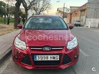 Usado Ford Focus Trend 95 CV (69 kW) 2012 Rojo Berlina