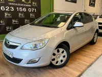 Usado Opel Astra Essentia 95 CV (69 kW) 2011 Gris / plata Berlina